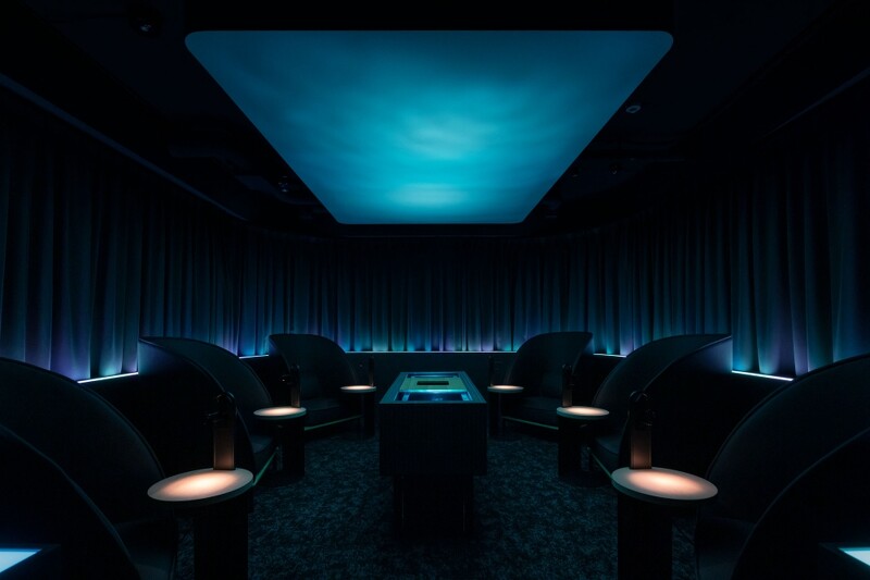 COCOCHI東京表參道旗艦店以「水庭」為核心,打造3F COCOCHI LOUNGE冥想空間。