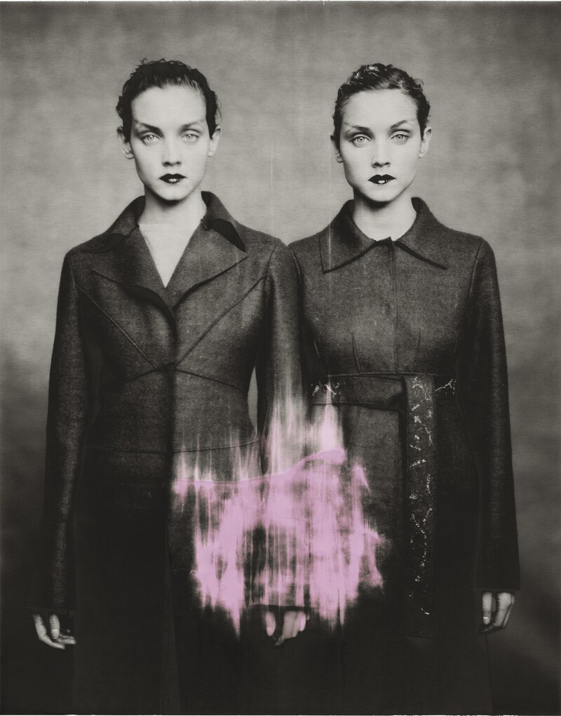 Lida et Alexandra Egorova,Alberta Ferretti A/H 1998-1999,巴黎,1998,拍立得原像。