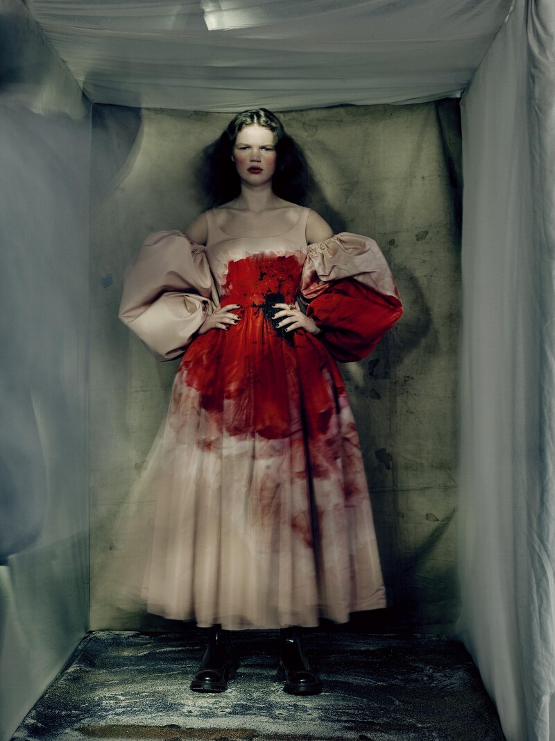 Luca Biggs,Alexander McQueen A/H 2021-2022,巴黎,2021,碳印。
