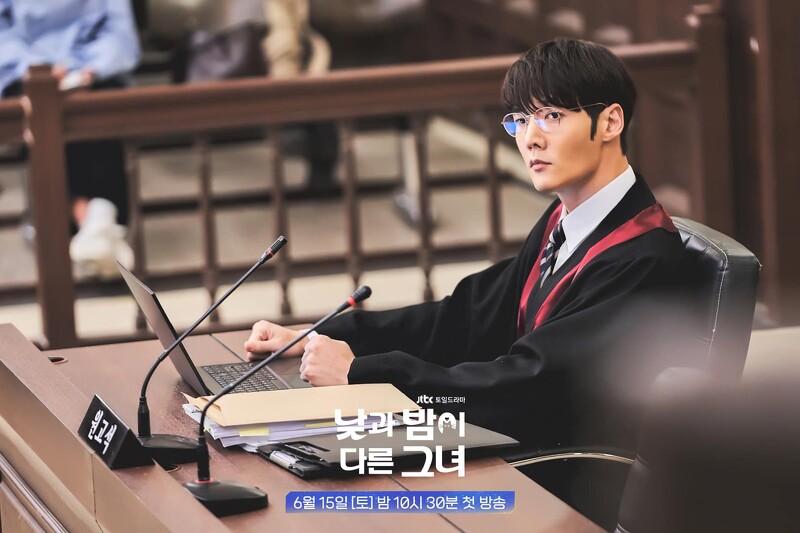 Netflix《她的日與夜》7大亮點,李姃垠首演愛情女主,與鄭恩地共飾一角填滿檢察官崔振赫的日與夜
