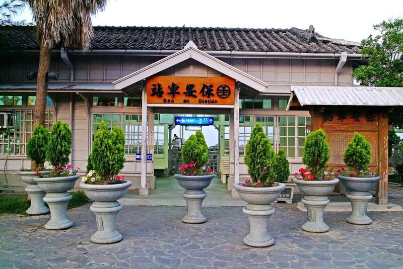 完整保留下古色古香的建築。