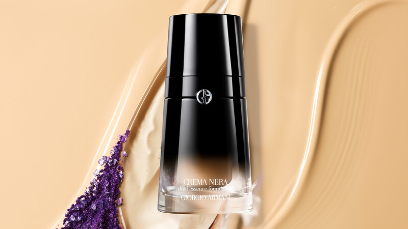 圖片來源: Armani Beauty | 黑曜岩奢光精萃|30ml定價5,900元、補充瓶|30ml定價4,500元