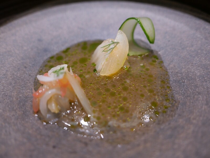 「鯛魚|柑橘|茴香|茉莉花茶」。