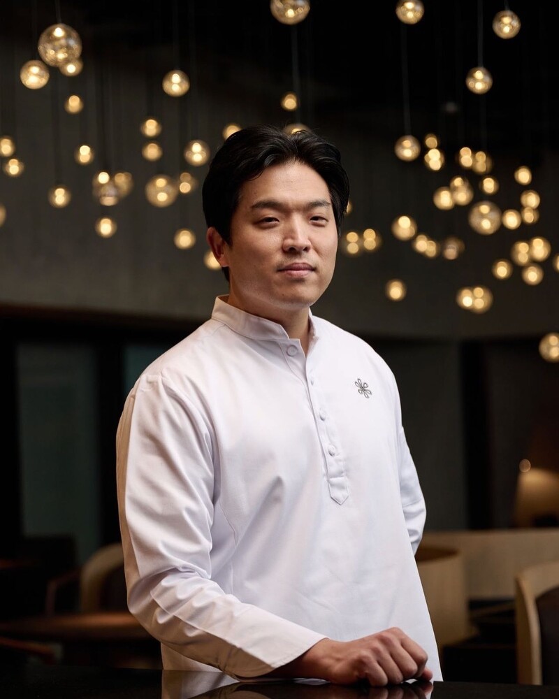 主廚安成宰(Sung Anh)。