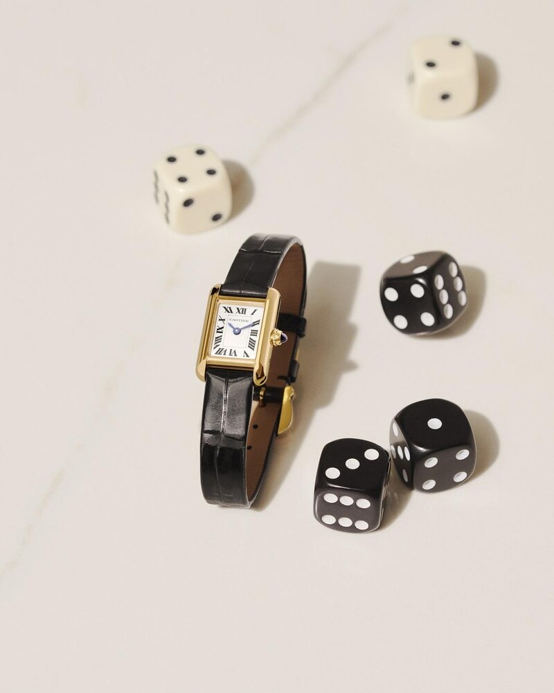 Tank Louis Cartier 18K金腕錶迷你款。