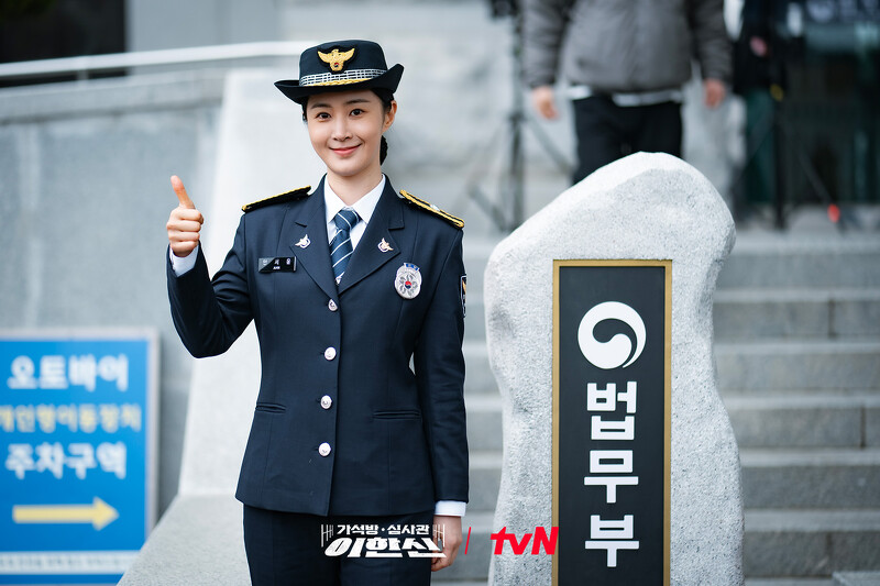 少女时代爱豆华丽转身肌肉女神！ 《假释审查官李韩信》俞利 最美女警当之无愧