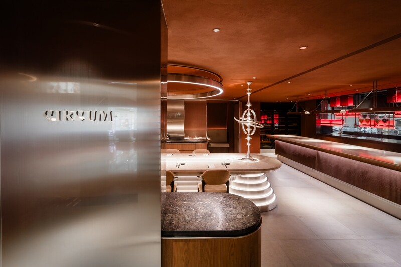 位於台北晶華酒店的華人料理餐廳「Circum-」,開幕未滿一年就獲得米其林一星的肯定。