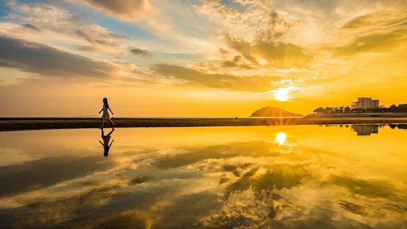 父母之濱夕陽倒影美景,Photo/shikoku-tourism.com