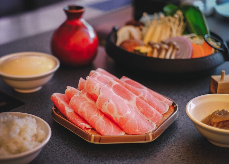 梅花豬套餐,NT售價398元。