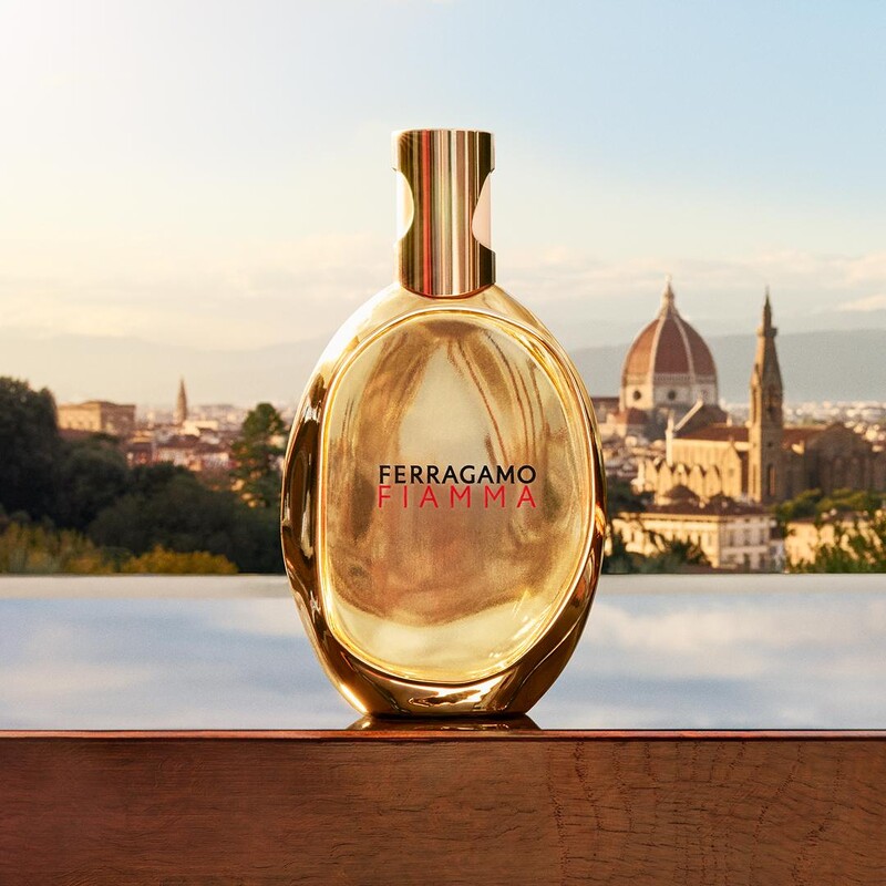 FERRAGAMO FIAMMA熾烈之光女性淡香精情境圖。