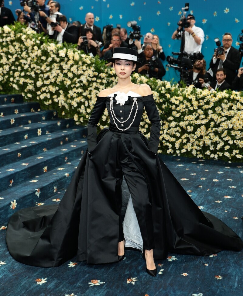 2025 Met Gala紅毯珠寶造型盤點：Jennie