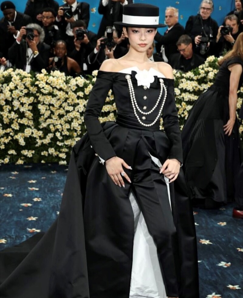 2025 Met Gala红毯珠宝造型盘点:Jennie