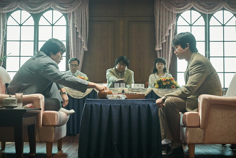 Netflix《終極對弈》劇情介紹+6大看點！李炳憲、劉亞仁雙影帝