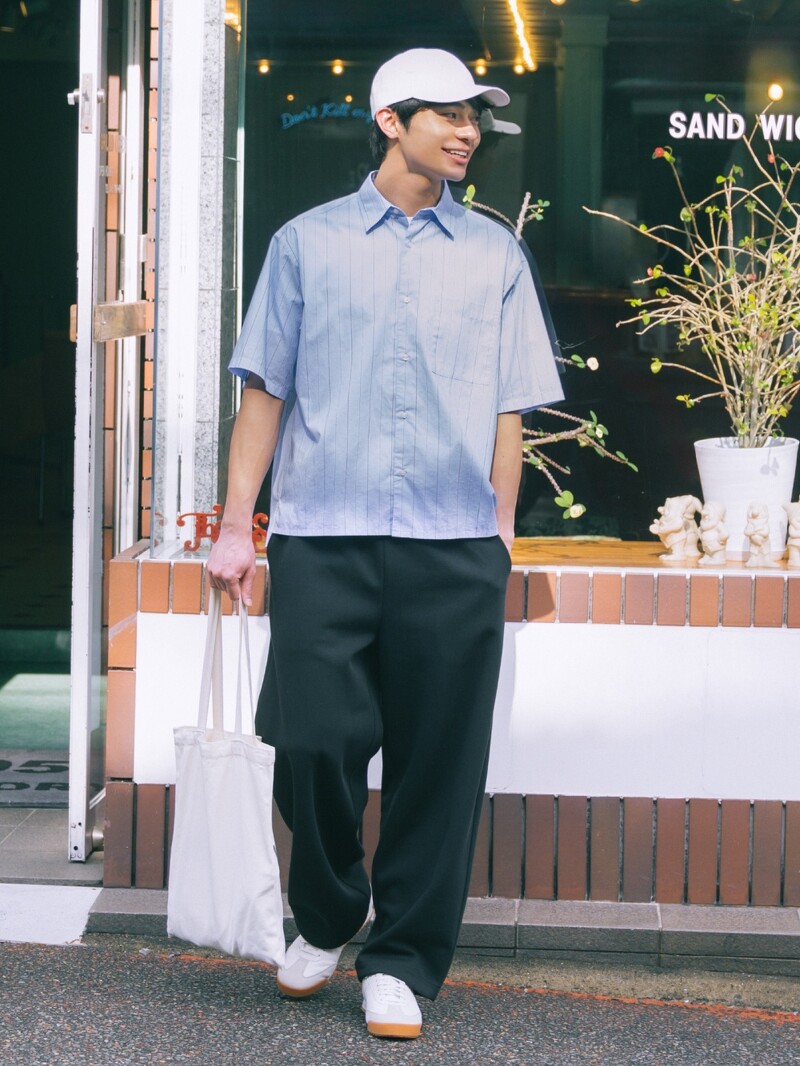 Uniqlo父親節禮物推薦:Uniqlo C府綢寬版短袖襯衫
