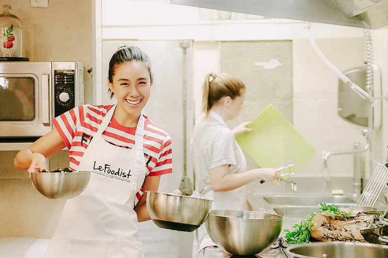 ▲親自從貽貝的食材挑選，到料理製作的每一過程，是快樂又可貴的體驗。
