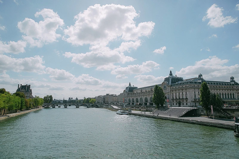 ▲塞納河得天獨厚的唯美風光，乘坐遊船是親近巴黎這條母親之河的最好方式。