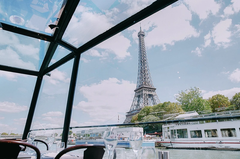 ▲搭乘塞納河遊船能捕捉到巴黎必拍地標「艾菲爾鐵塔」的各種最佳角度。