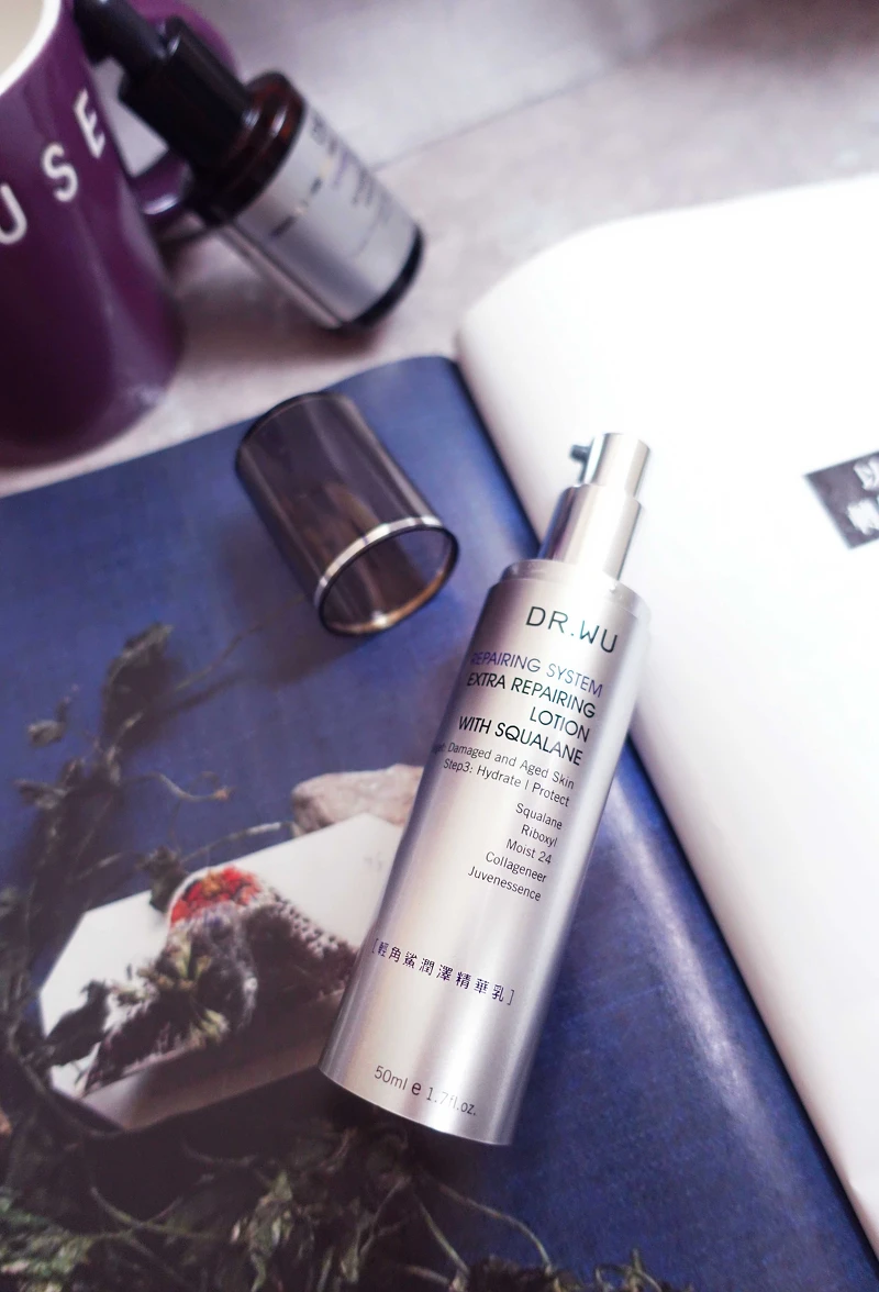 DR.WU輕角鯊潤澤精華乳,獨特輕質乳霜質地,結合高濃度角鯊烷,保濕同時修復,還原肌膚年輕 DR.WU輕角鯊潤澤精華乳,獨特輕質乳霜質地,結合高濃度角鯊烷,保濕同時修復,還原肌膚年輕