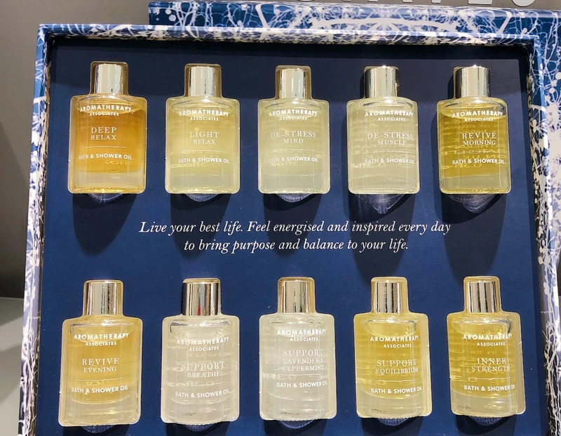 英國皇室御用品牌Aromatherapy Associates-經典沐浴油組「璀璨身心芳療禮盒」 英國皇室御用品牌Aromatherapy Associates-經典沐浴油組「璀璨身心芳療禮盒」