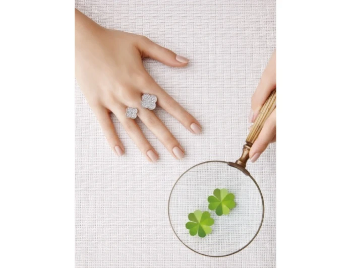 梵克雅寶Alhambra系列