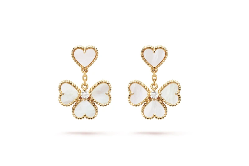 Sweet Alhambra系列黃K金耳環，白色珍珠母貝吊墜。