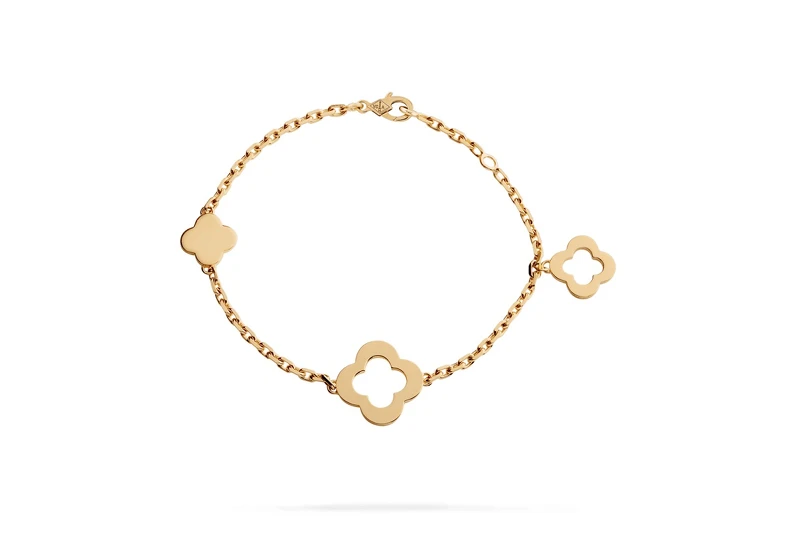 Byzantine Alhambra系列黃K金手鍊，3枚墜飾。