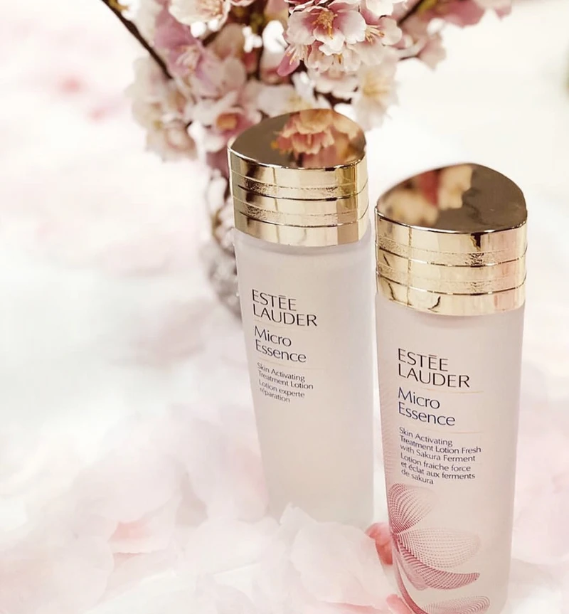 品牌最推薦的使用方式為:使用化妝棉沾取適量化妝水,先拍打滲透,二拍豐潤保水,作為肌膚保養的第一道步驟。 品牌最推薦的使用方式為:使用化妝棉沾取適量化妝水,先拍打滲透,二拍豐潤保水,作為肌膚保養的第一道步驟。