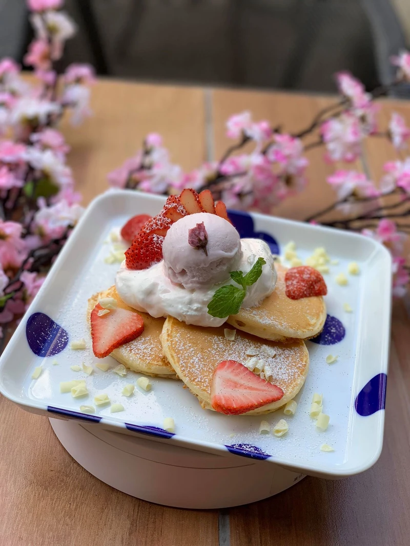 春·櫻花冰淇淋鬆餅