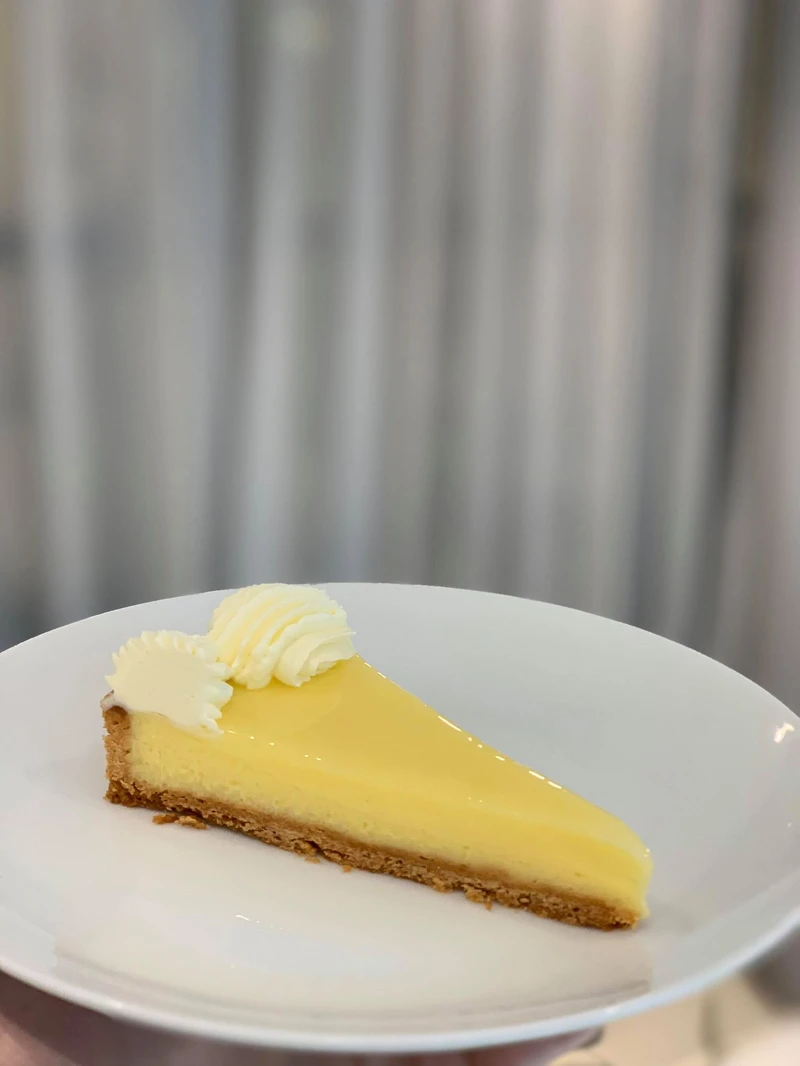 檸檬塔單片260元,九吋2,600元 檸檬塔單片260元,九吋2,600元