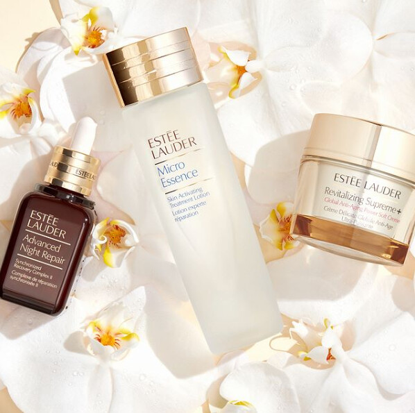 微分子肌底原生露,150ml,NT3,400、特潤超導修護露,50ml,NT3,850、年輕肌密無敵霜,75ml,NT3,900 微分子肌底原生露,150ml,NT3,400、特潤超導修護露,50ml,NT3,850、年輕肌密無敵霜,75ml,NT3,900