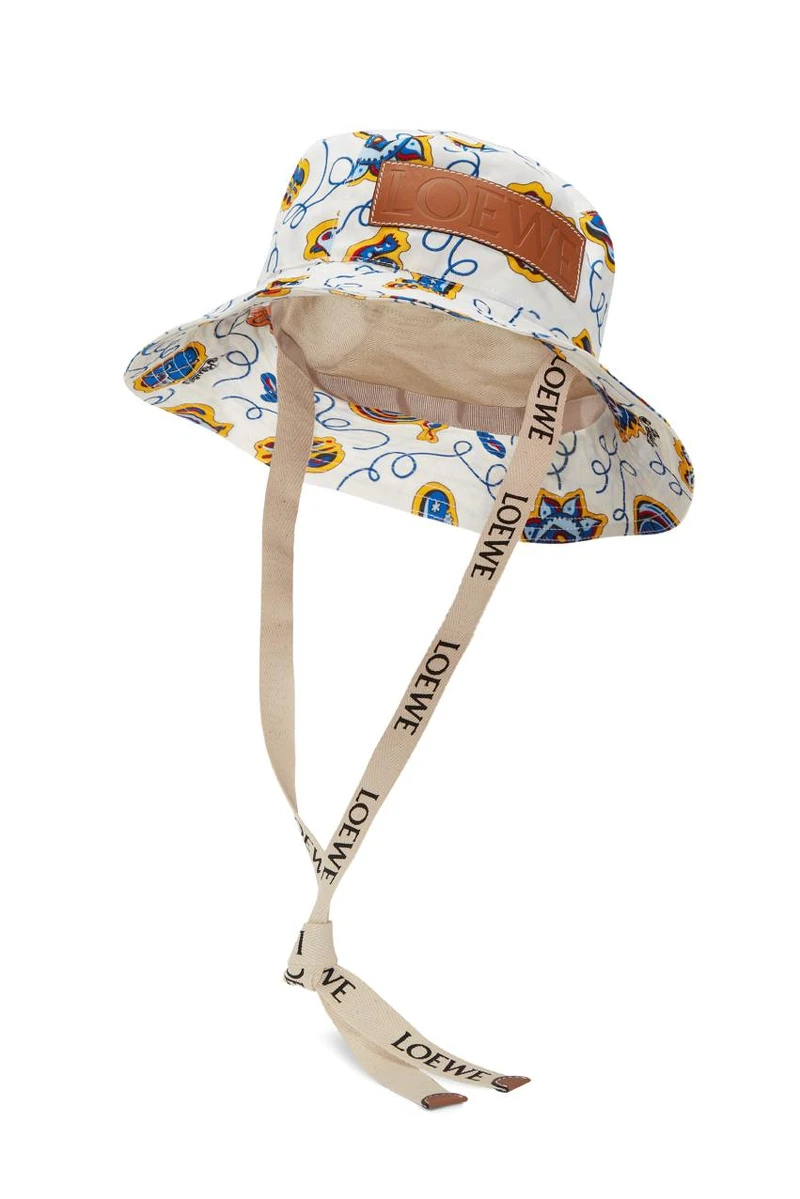 Paula’s 白色印花漁夫帽，約NT16,000。