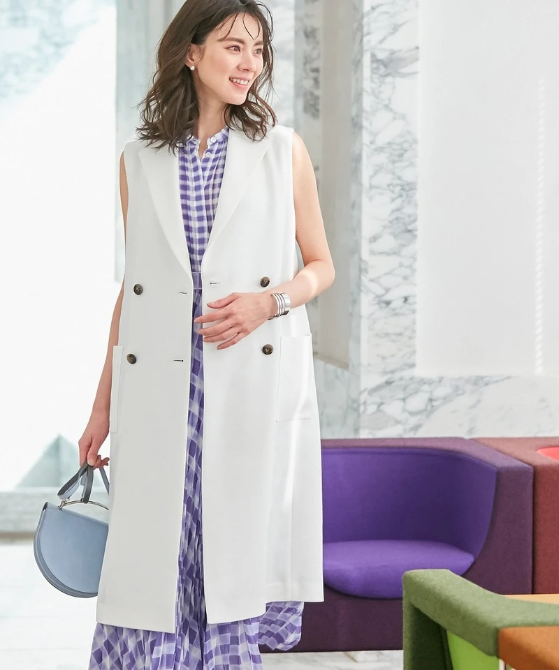 長版雙排釦西裝背心、格紋無袖雪紡襯衫、幾何格紋百褶長裙all by ICB 長版雙排釦西裝背心、格紋無袖雪紡襯衫、幾何格紋百褶長裙all by ICB