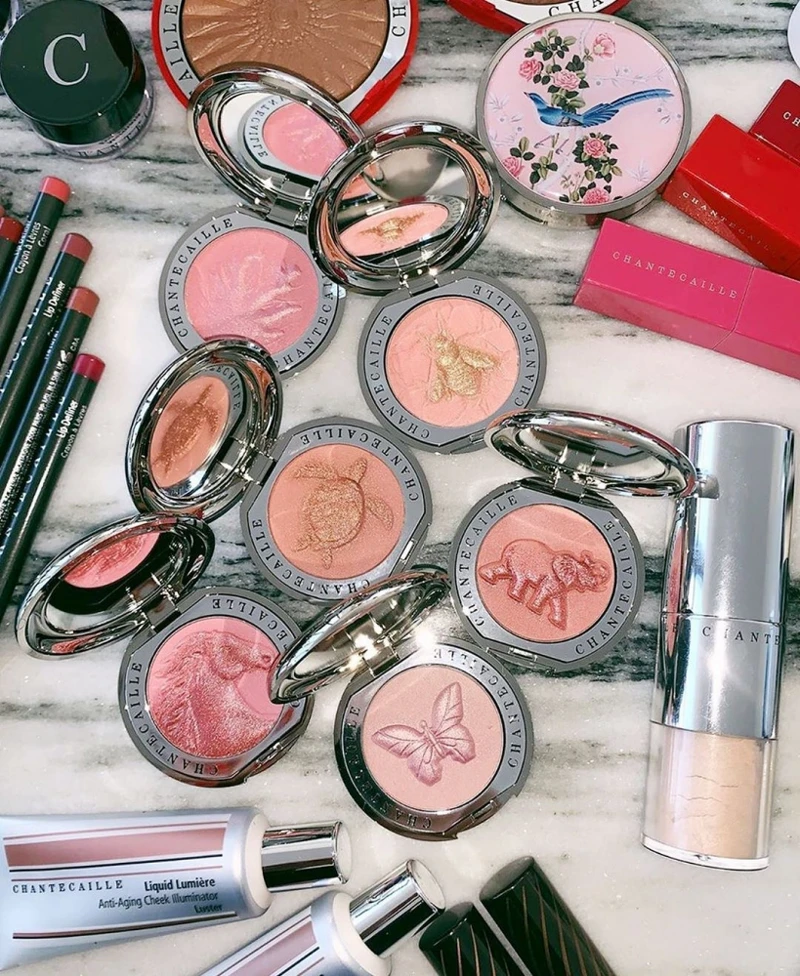 艾瑪羅伯茲以香緹卡浪漫敢曝女神妝容降臨2019 Met Gala,使用產品 艾瑪羅伯茲以香緹卡浪漫敢曝女神妝容降臨2019 Met Gala,使用產品