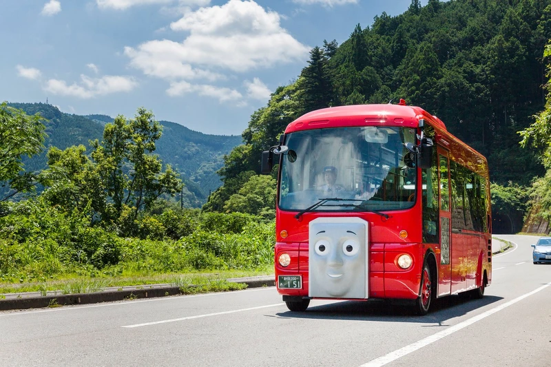 公車「巴弟」會來車站迎接你~ 公車「巴弟」會來車站迎接你~