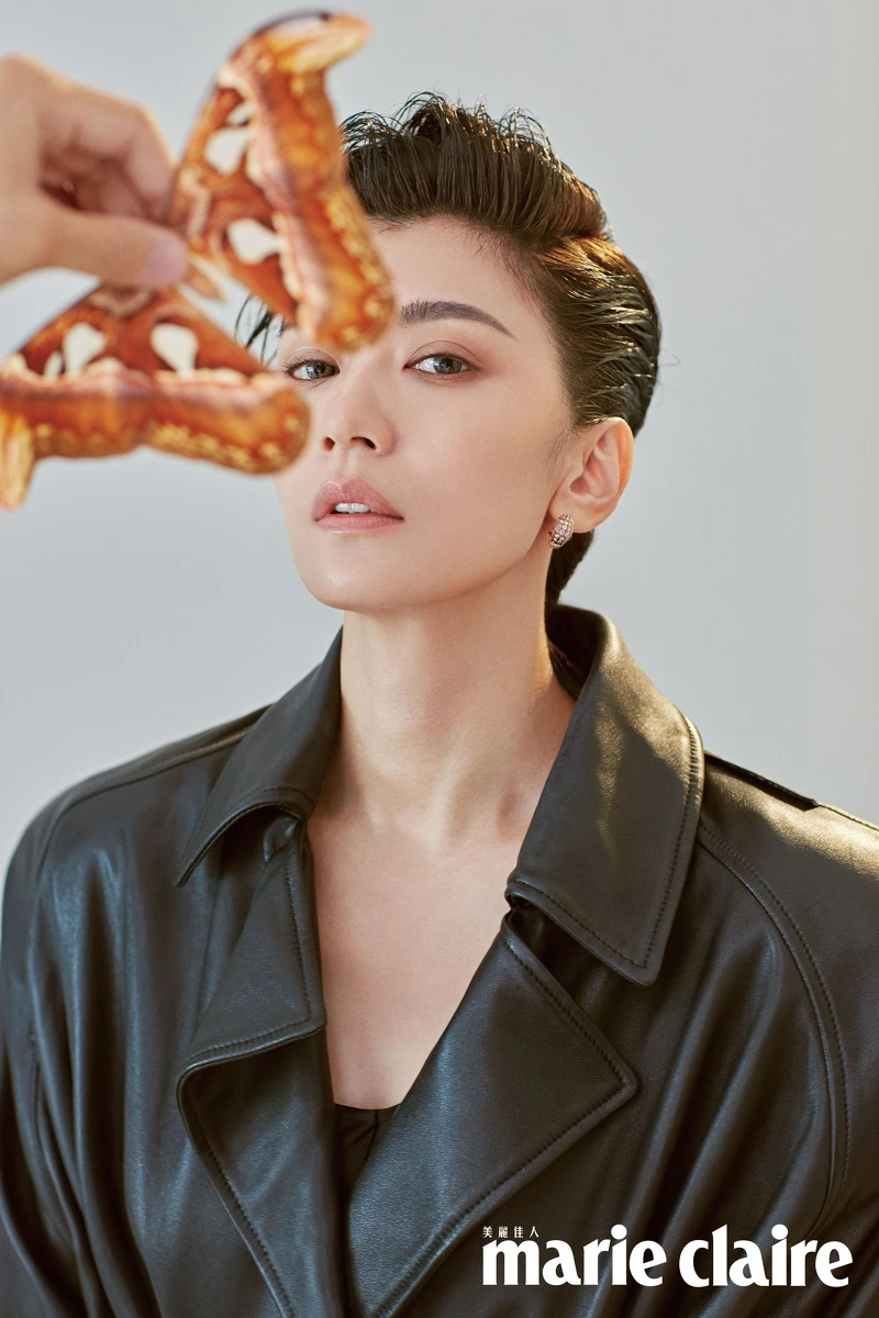 寬肩皮革外套，Balenciaga