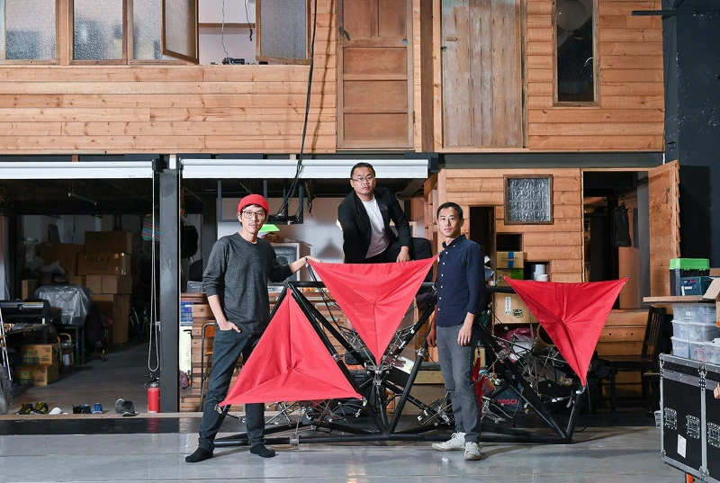 誠品30信義藝術計畫｜6.28-7.28限時展出，邀請豪華朗機工等9組30代青年創作者，打造獨一無二藝術裝置。