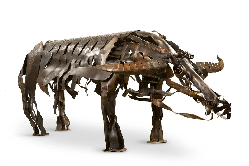 5樓誠品畫廊｜7/6-8/4《立》｜夏陽｜牛，2010，黃銅片