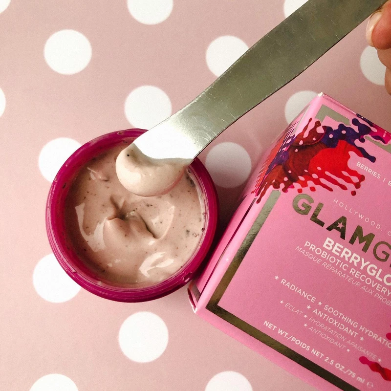Glamglow莓果優格青春面膜,優格質地清爽怡人 Glamglow莓果優格青春面膜,優格質地清爽怡人