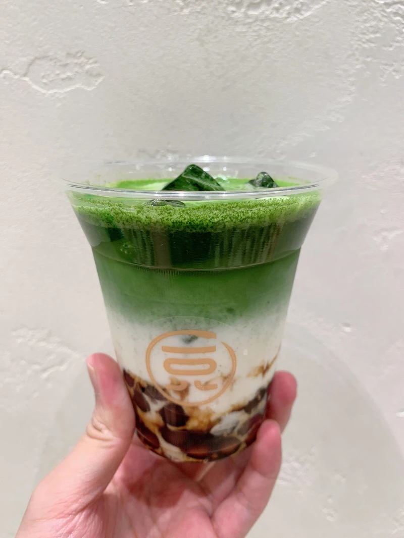 珍珠抹茶拿鐵 (128元/中杯,158元/大杯) 珍珠抹茶拿鐵 (128元/中杯,158元/大杯)