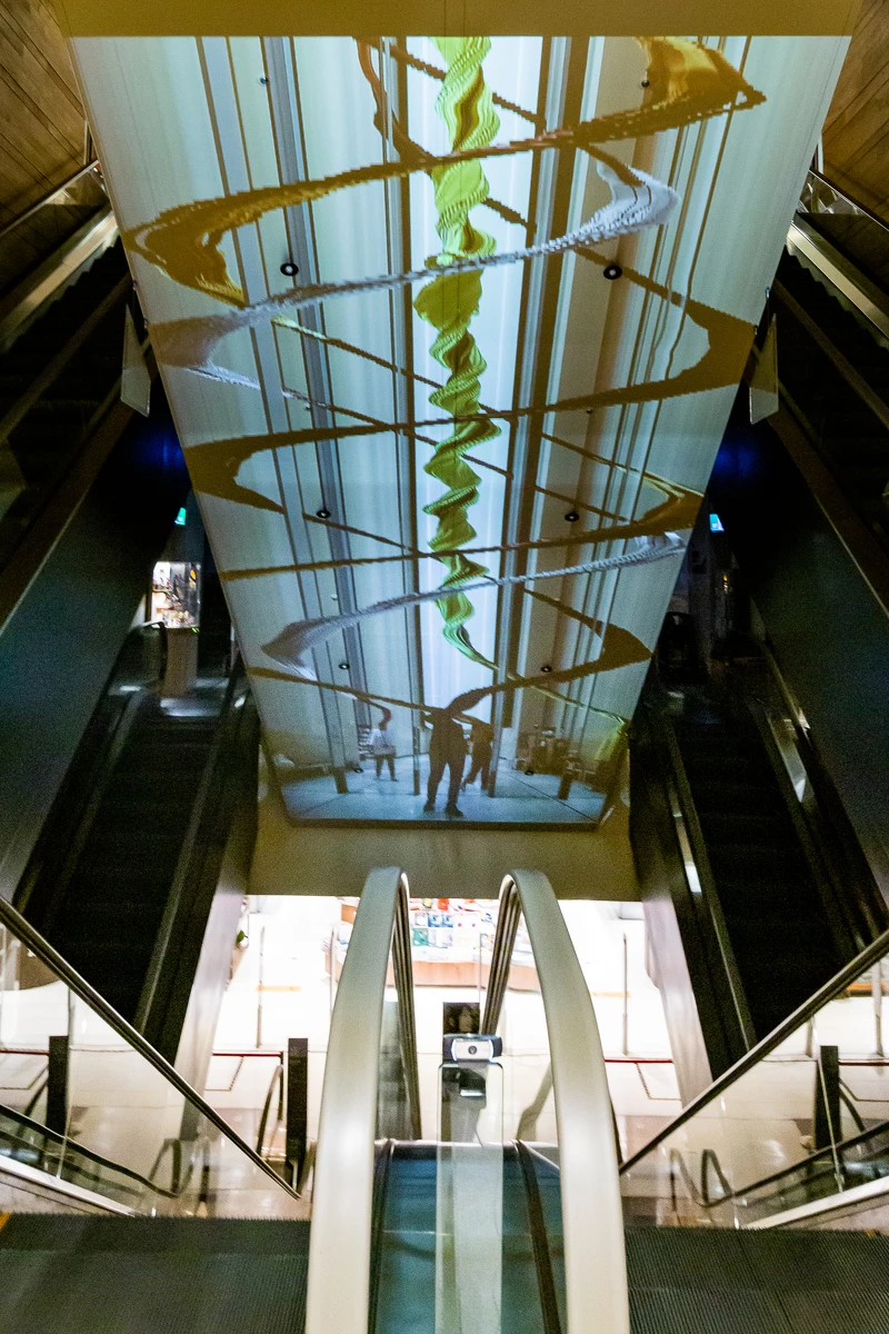 王宗欣作品《狹縫中的連續微觀》 王宗欣作品《狹縫中的連續微觀》