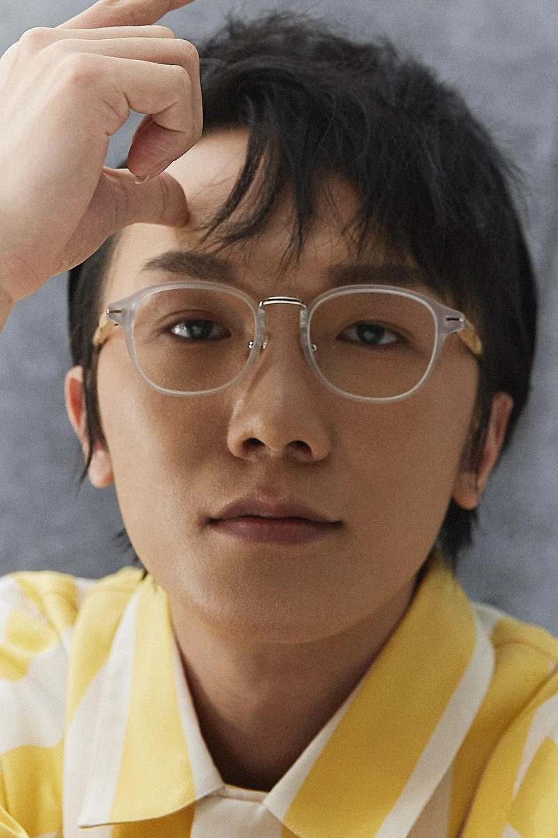 黃色條紋襯衫，Agnes b.。