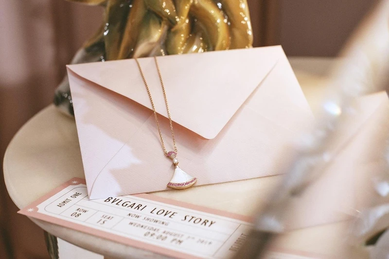 BVLGARI Divas' Dream系列粉色七夕限定款珍珠母貝與粉紅剛玉鑽石項鍊