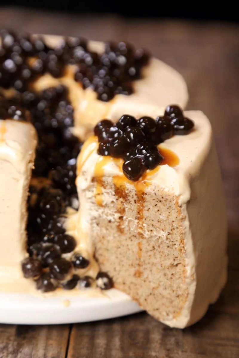 珍珠奶茶戚風共有四吋、六吋與八吋可選擇，每款580元起。