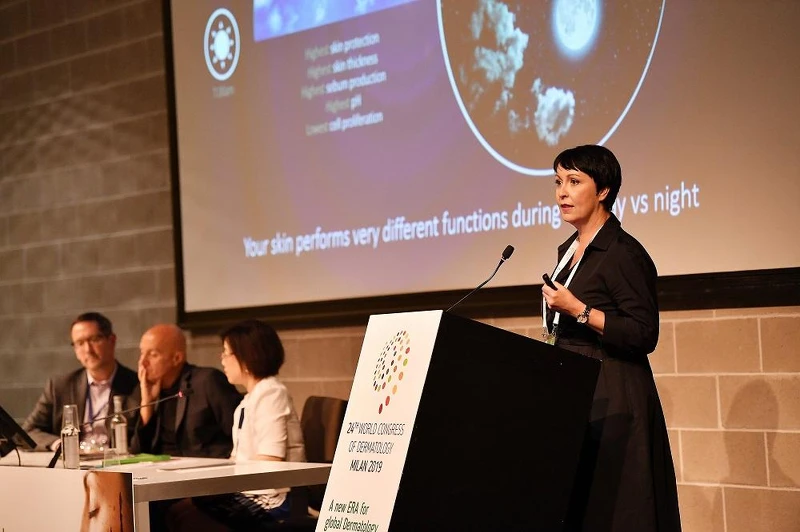 由雅詩蘭黛皮膚生物學與生物活性物質研發副總裁暨首席科學家 Nadine Pernodet 博士領軍，了解晝夜節律對皮膚影響。