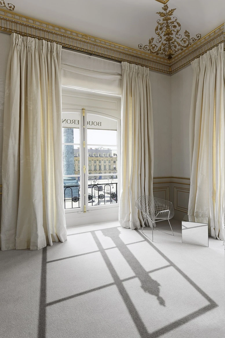 Boucheron 位於巴黎芳登廣場26號的總店，將廣場的美景盡收眼底。