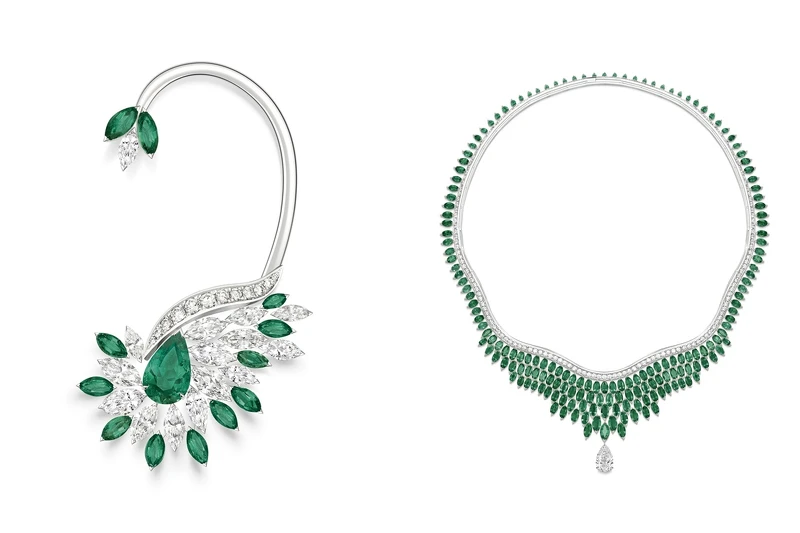 (左)「漠地蕾絲」祖母綠頂級珠寶鑽石耳掛。(右)「蔥鬱綠洲」祖母綠頂級珠寶鑽石項鍊。 (左)「漠地蕾絲」祖母綠頂級珠寶鑽石耳掛。(右)「蔥鬱綠洲」祖母綠頂級珠寶鑽石項鍊。
