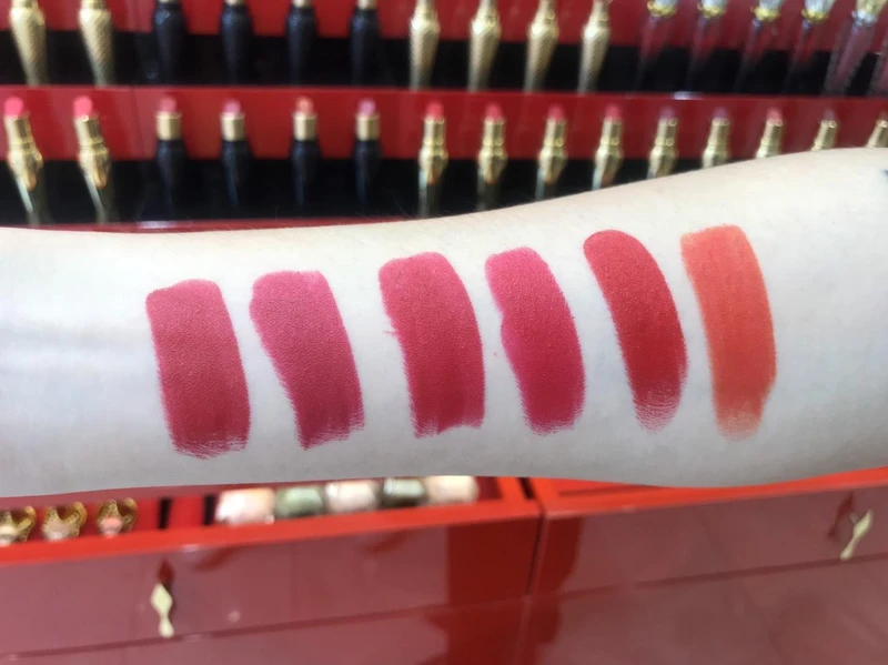 由M001延伸出來各式的霧面紅 由M001延伸出來各式的霧面紅