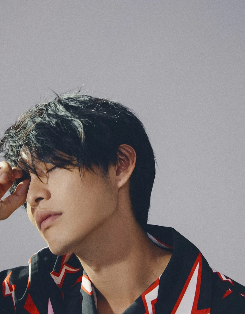 塗鴉印花短袖襯衫,Prada。 塗鴉印花短袖襯衫,Prada。