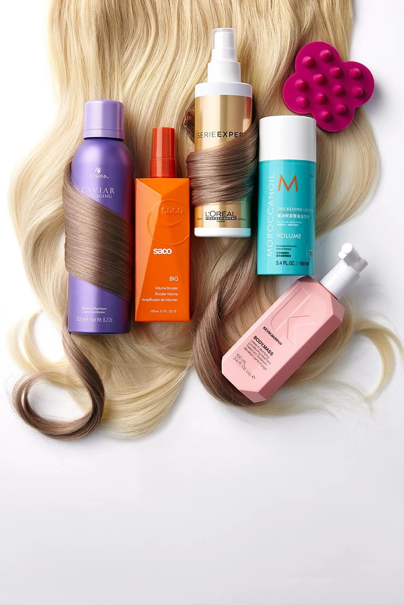 Alterna 魚子加倍豐盈慕絲,NT840。/Saco 畢哥蓬鬆造型乳,NT900。/L’Oreal Professionnel 絲漾博賦活藜麥10合1黃金噴霧,NT1,200。/Moroccanoil 優油輕盈豐量造型乳,NT1,050。/uka舒活頭皮按摩刷,NT680。/Kevin.Murphy 乒乒乓乓,NT1,500。 假髮提供/Balmain Alterna 魚子加倍豐盈慕絲,NT840。/Saco 畢哥蓬鬆造型乳,NT900。/L’Oreal Professionnel 絲漾博賦活藜麥10合1黃金噴霧,NT1,200。/Moroccanoil 優油輕盈豐量造型乳,NT1,050。/uka舒活頭皮按摩刷,NT680。/Kevin.Murphy 乒乒乓乓,NT1,500。 假髮提供/Balmain