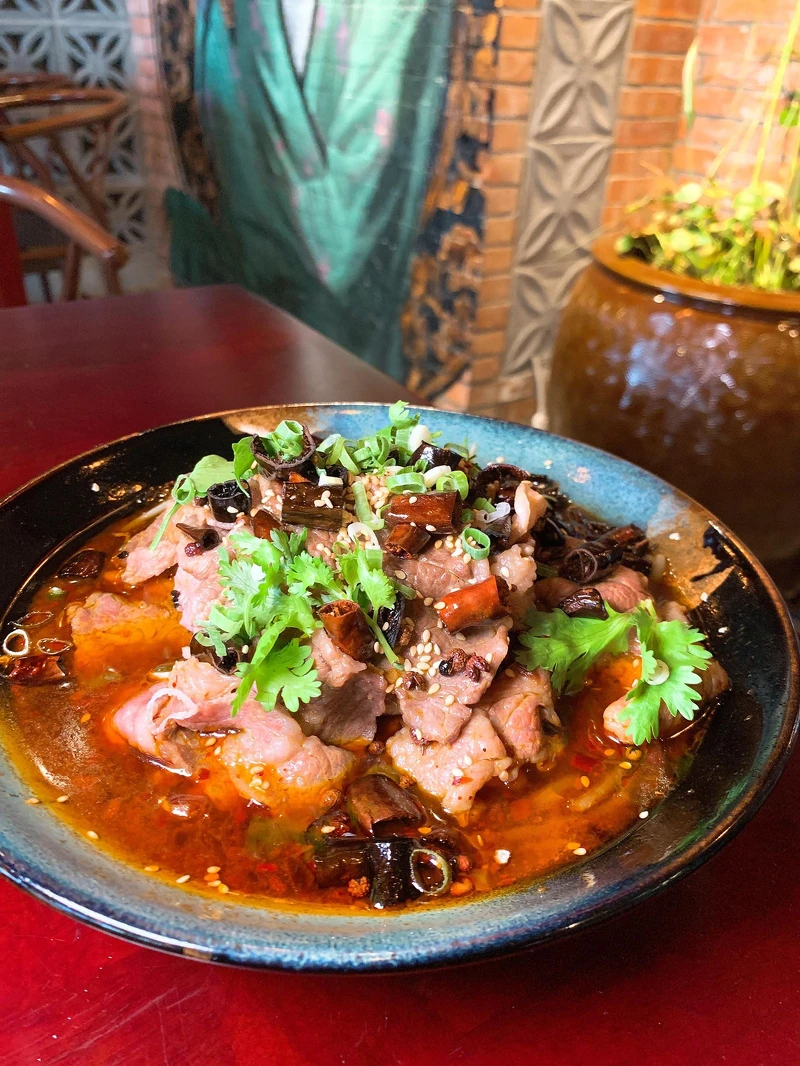 「川味水煮牛」450元 「川味水煮牛」450元